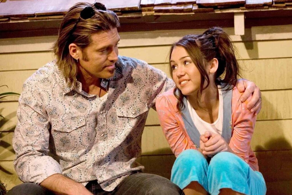 miley-cyrus-faz-as-pazes-com-o-pai-em-nova-musica-apos-anos-de-brigas:-“bandeira-branca”