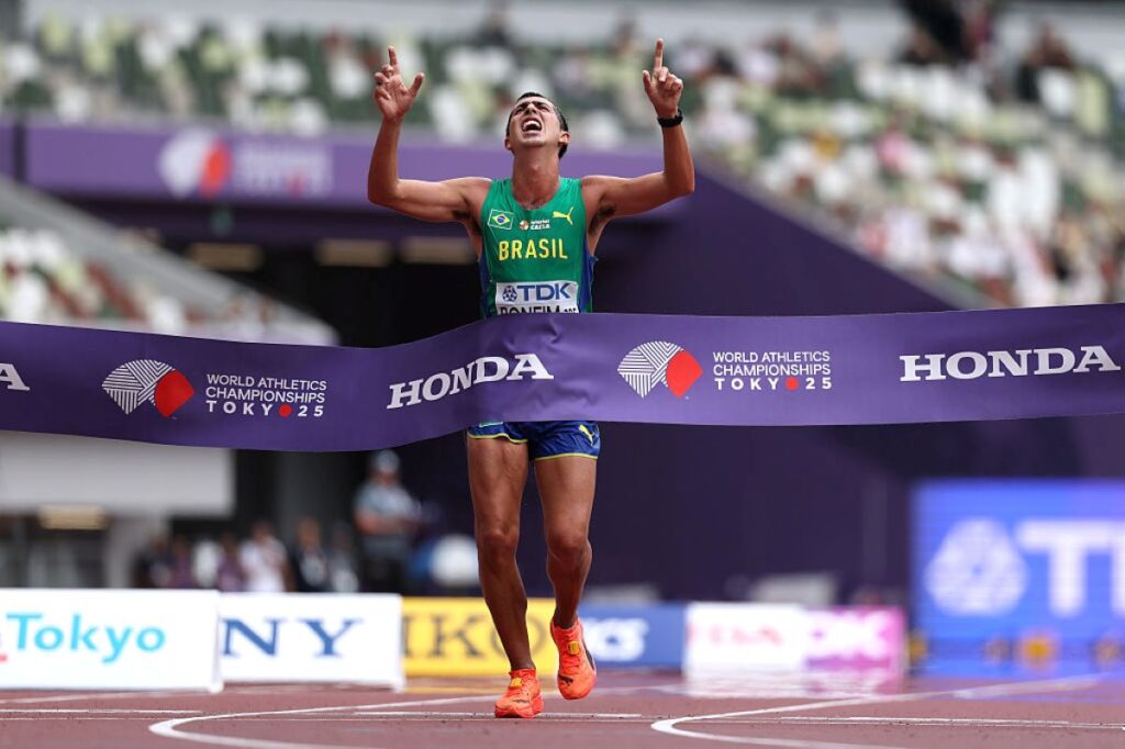 mundial-de-atletismo:-caio-bonfim-e-ouro-na-marcha-atletica-20km