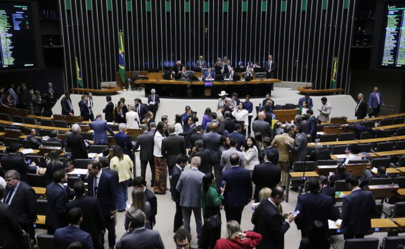 Quaest: PEC da Blindagem tem 83% de menções negativas nas redes