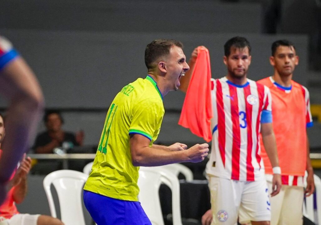 copa-das-nacoes:-brasil-goleia-paraguai-e-se-classifica-para-a-final