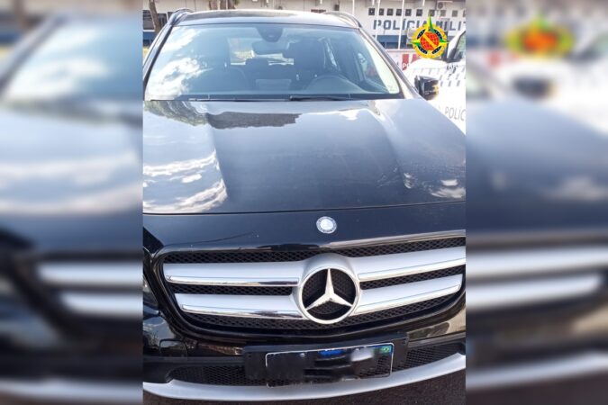 carro-de-luxo-e-apreendido-com-64-multas-e-r$-54-mil-em-debitos-no-df