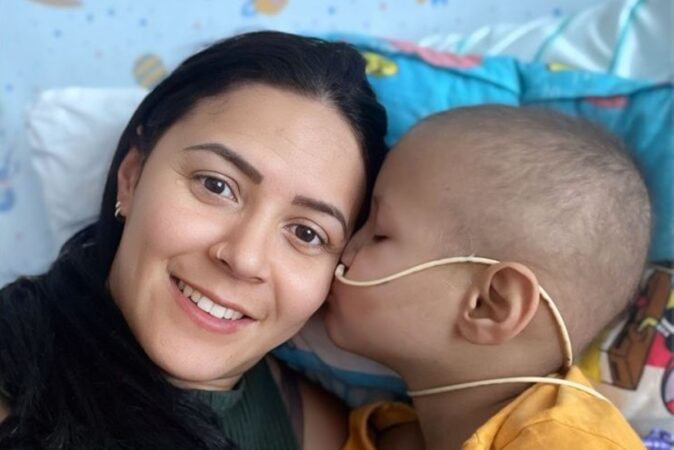 “tinha-algo-errado”,-diz-mae-apos-filho-ter-tumor-confundido-com-gripe