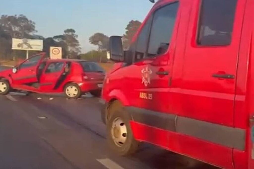 mulher-fica-presa-em-ferragens-apos-colisao-entre-carro-e-onibus-no-df