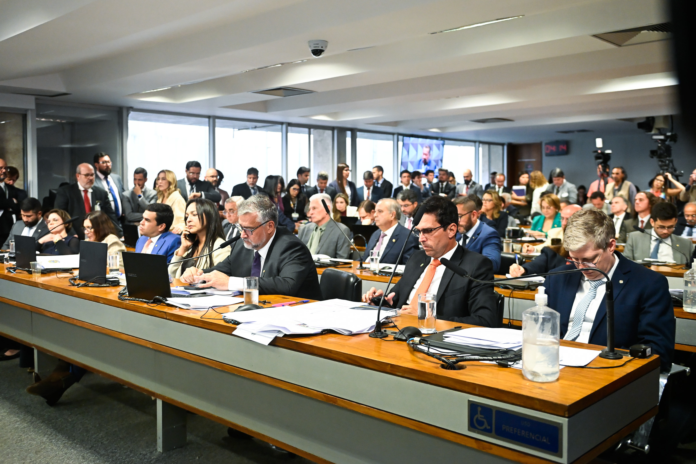 CPMI ouve sócio e “carregador de mala” do Careca do INSS nesta segunda