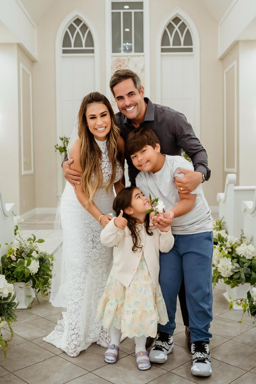 Simone Mendes lembra início do relacionamento com Kaká Diniz: “Não sou rapariga”
