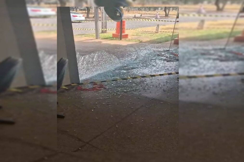 Vídeo: UBS da Asa Sul tem entrada destruída durante a madrugada
