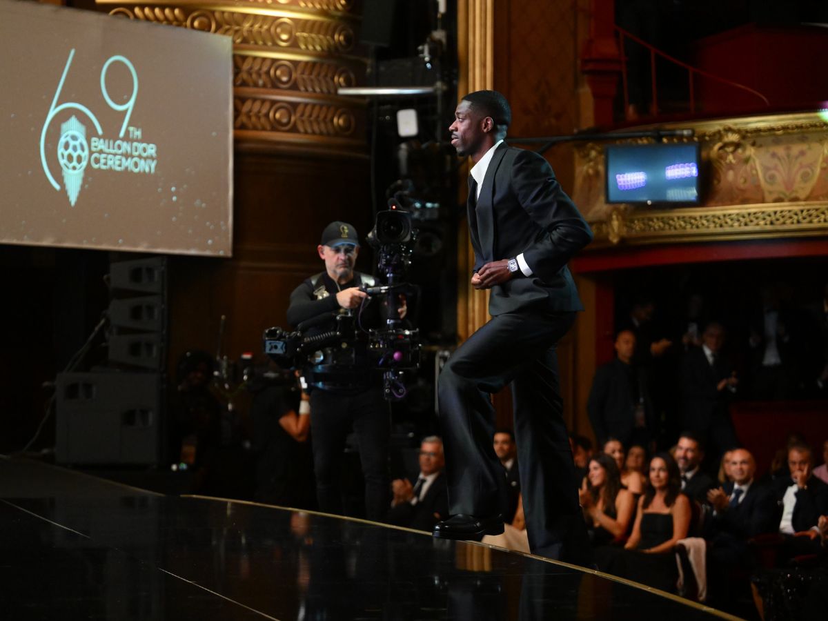 Dembélé é eleito Bola de Ouro 2025 após temporada histórica pelo PSG