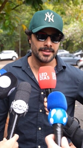 ex-bbb-renan-oliveira-se-emociona-em-despedida-de-jp-mantovani:-“um-homem-de-luz”