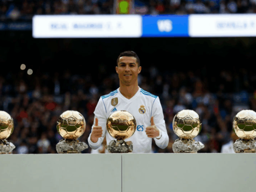 ignorado-em-paris:-entenda-a-relacao-conturbada-entre-cristiano-ronaldo-e-a-bola-de-ouro