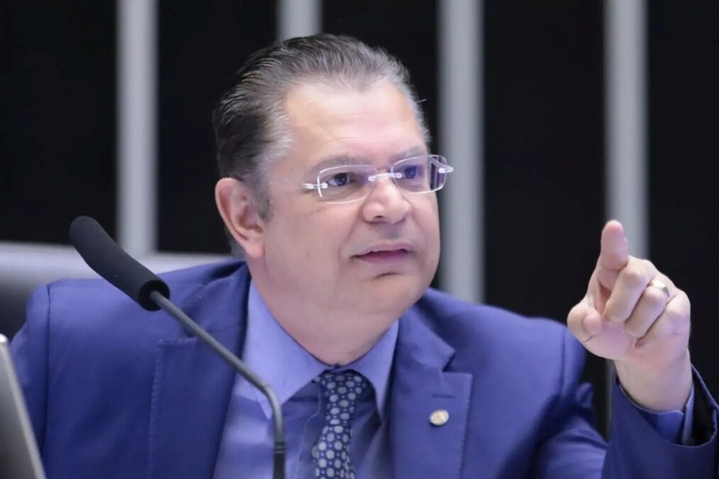 Líder do PL diz que recorrerá da decisão de Motta que barrou Eduardo