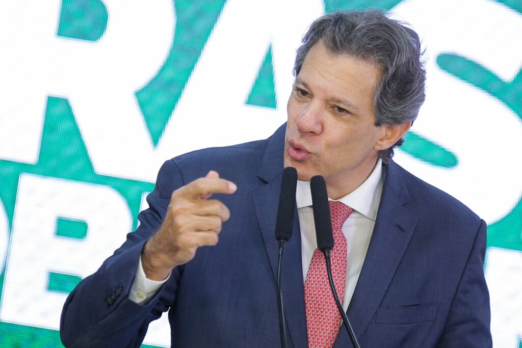 “companheiro-trump-parece-que-gostou-do-companheiro-lula”,-diz-haddad
