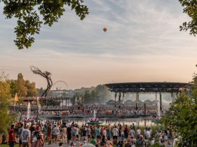 tomorrowland-brasil-2025:-palcos-ineditos,-gastronomia-e-solucoes-de-acessibilidade