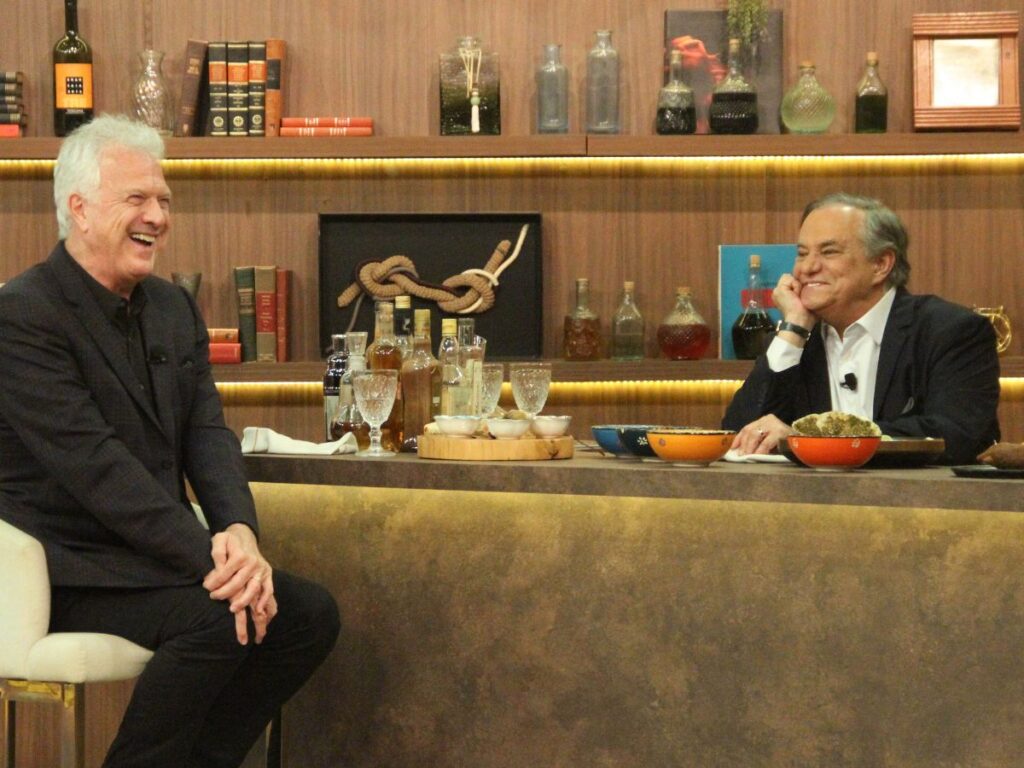 pedro-bial-comenta-sua-experiencia-a-frente-do-bbb:-“uma-novela-desempenhada-pelos-integrantes”