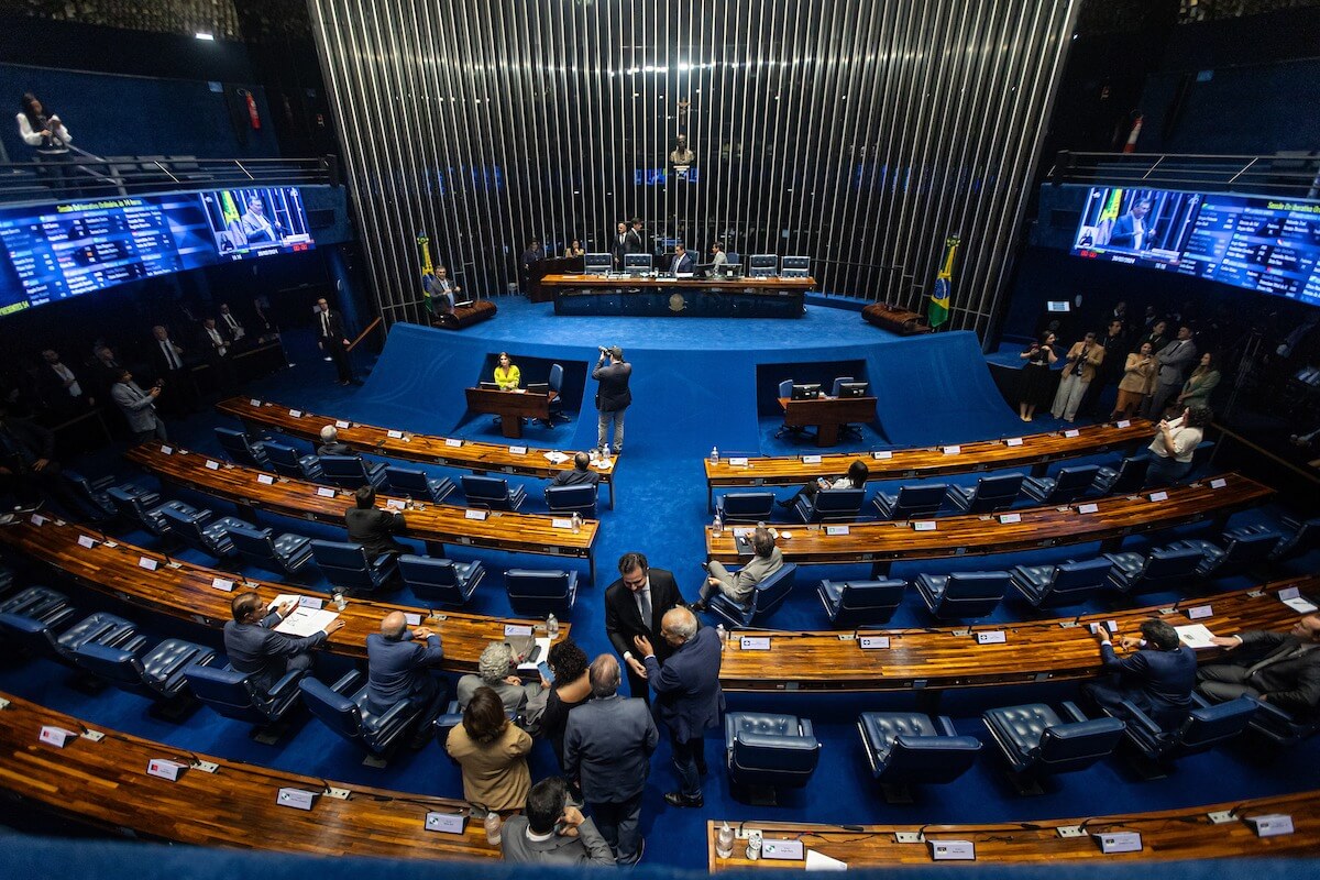 Senado aprova projeto que tira impactos do tarifaço da meta fiscal