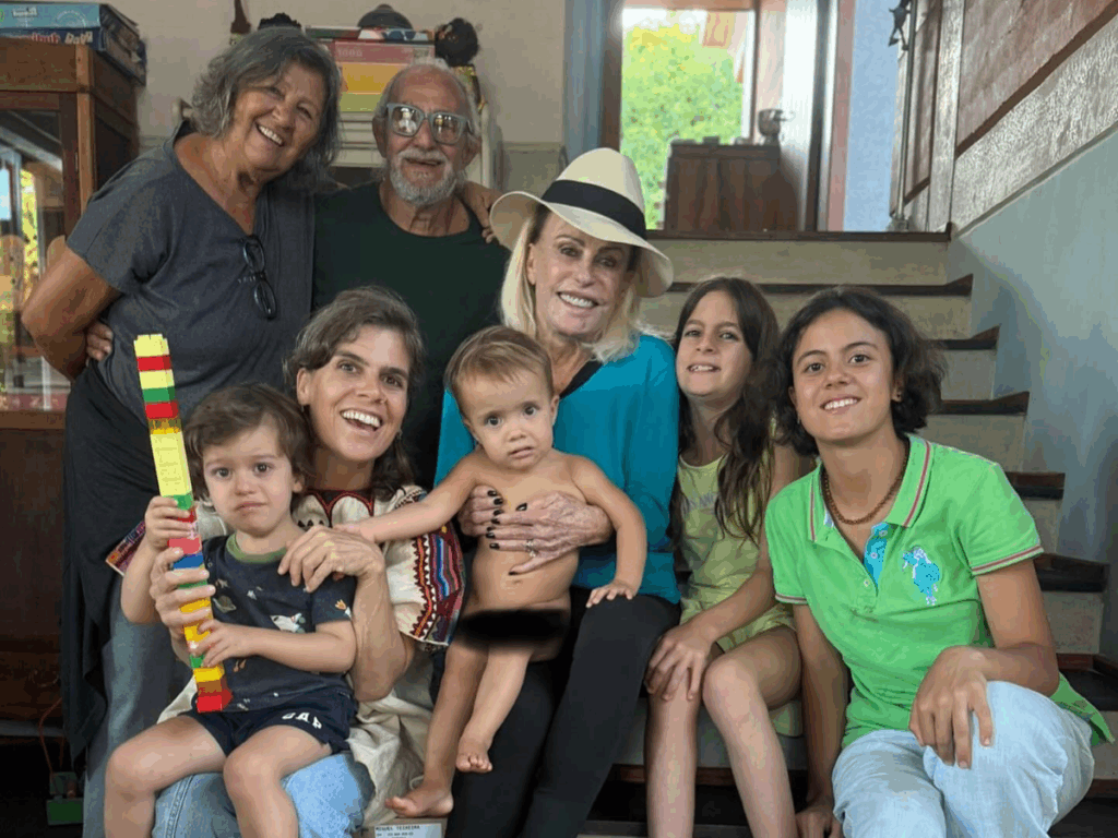 neto-de-ana-maria-braga-aspira-apito-e-e-hospitalizado:-“comecou-a-apitar-a-noite”