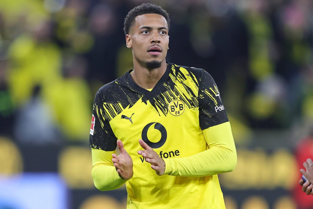 jogador-do-borussia-tem-redes-monitoradas-apos-postagem-sobre-kirk