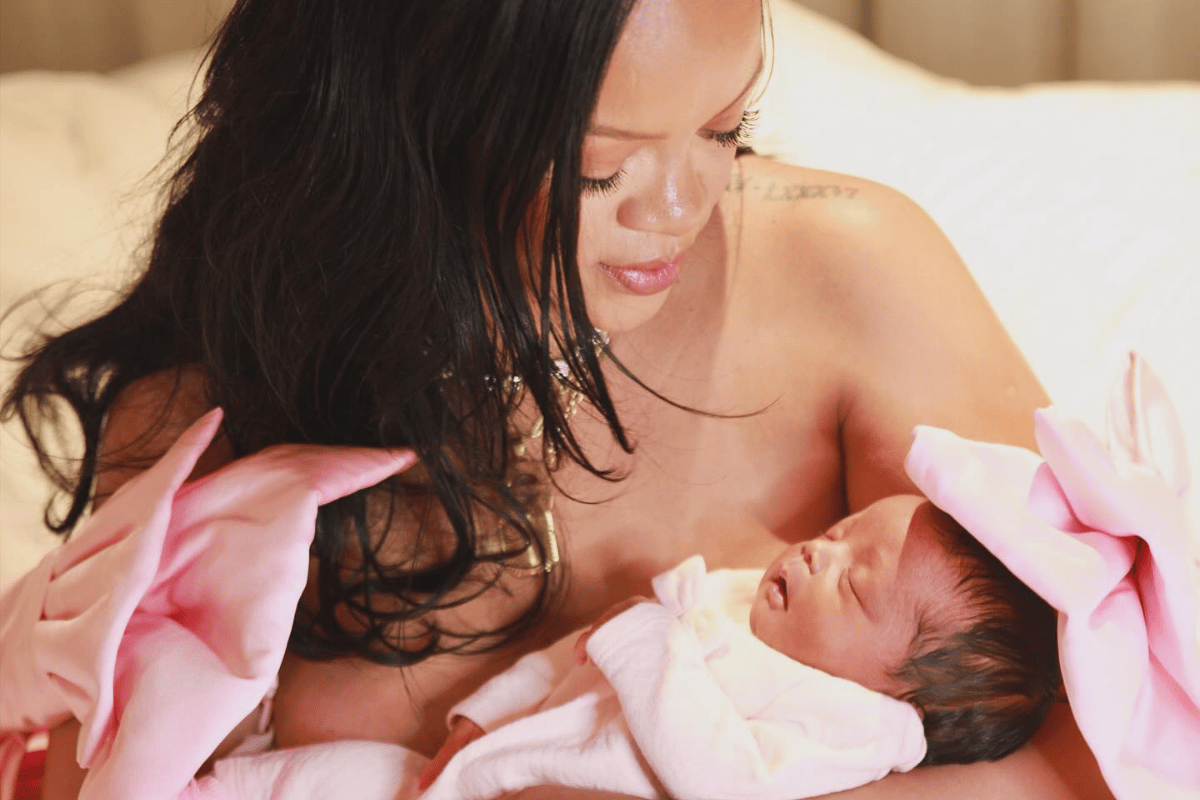 Saiba por que Rihanna anunciou nascimento da filha com luvas de boxe