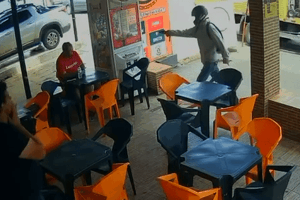 video-mostra-execucao-de-dono-de-bar-na-praca-do-bicalho-em-taguatinga