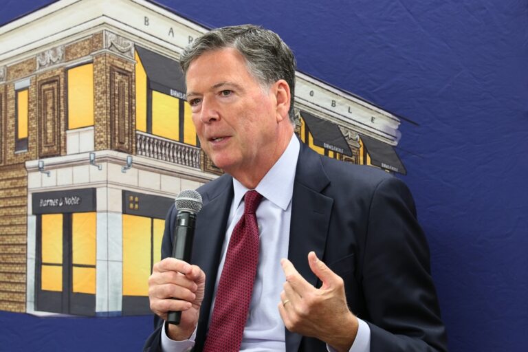 ex-diretor-do-fbi-james-comey-e-indiciado-por-falso-testemunho-nos-eua