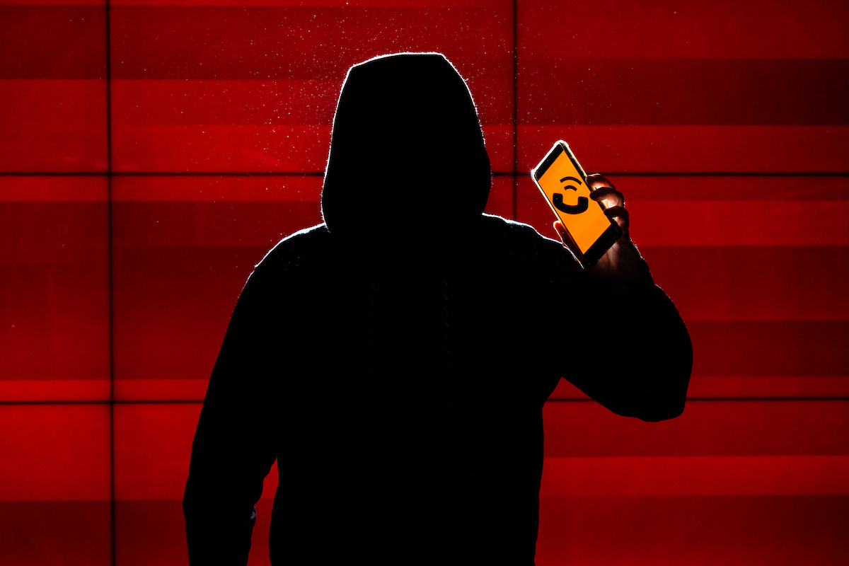 Empresária perde R$ 480 mil em golpe feito em app bancário no interior