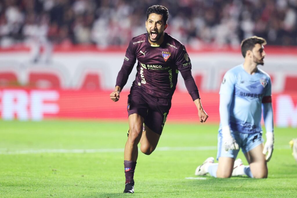 com-dois-gols-anulados,-sao-paulo-perde-em-casa-e-deixa-a-libertadores