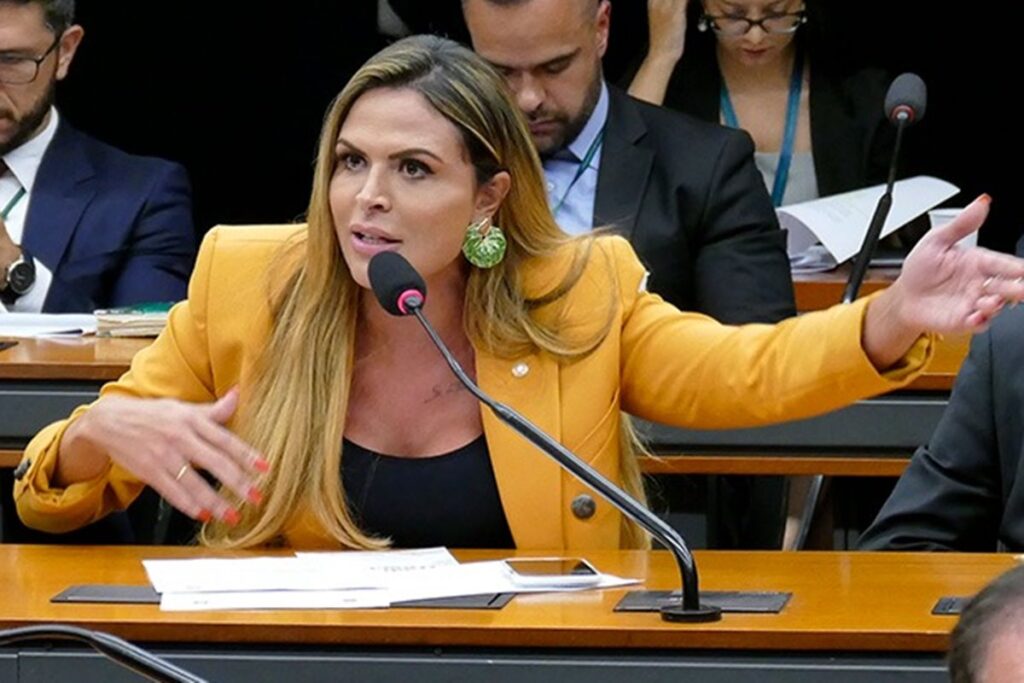 homem-que-chamou-deputada-de-“prostituta”-e-“vagabunda”-e-indiciado