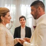 elenco-de-“vale-tudo”-grava-cortejo-e-enterro-de-odete-roitman-no-cemiterio-do-caju