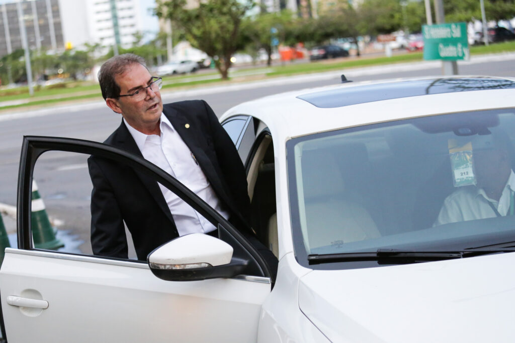 a-festa-no-rio-que-reunira-ministros-do-stf-e-o-relator-da-dosimetria