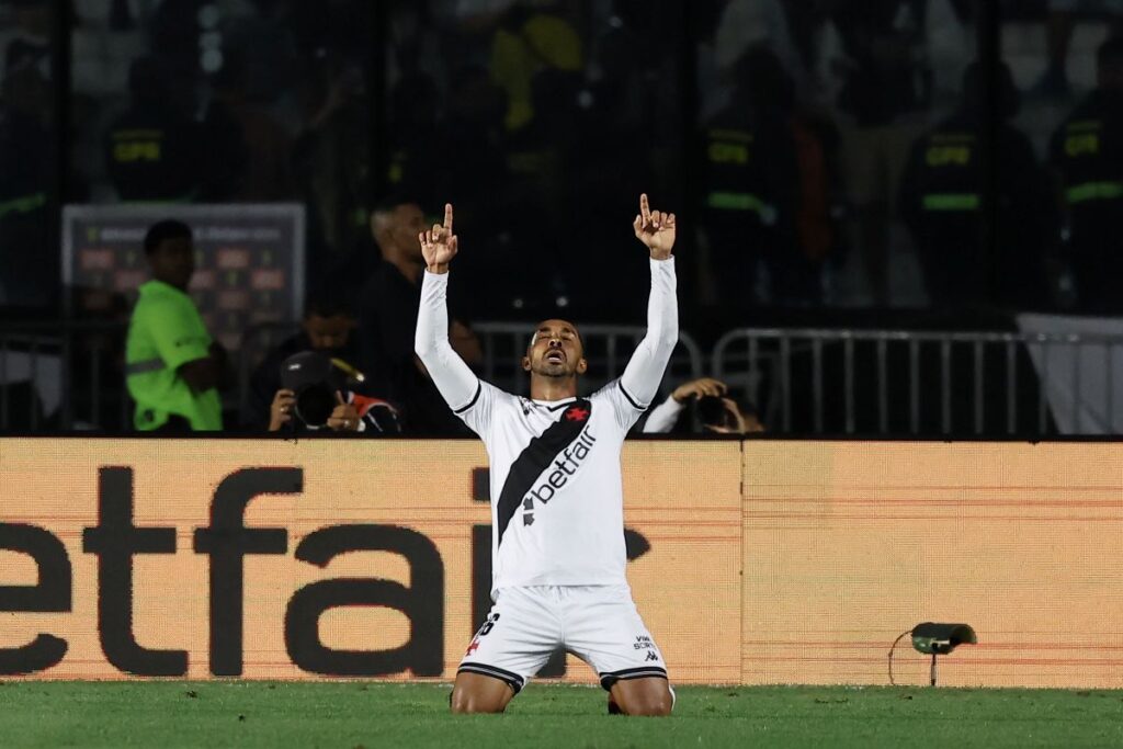 vasco-despacha-cruzeiro-e-vence-segundo-jogo-seguido-no-brasileirao