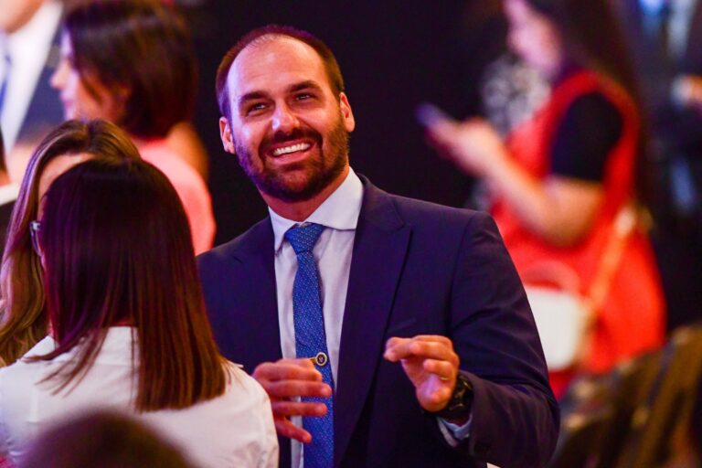 a-escolha-patetica-do-relator-de-eduardo-bolsonaro