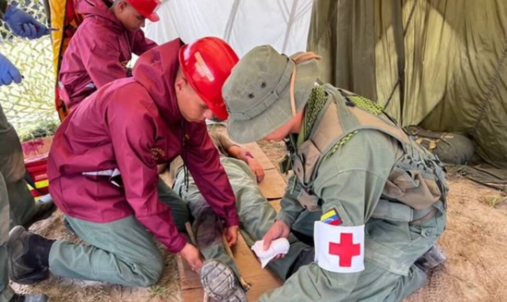 sob-ameaca-dos-eua,-governo-maduro-simula-resposta-a-conflito-armado