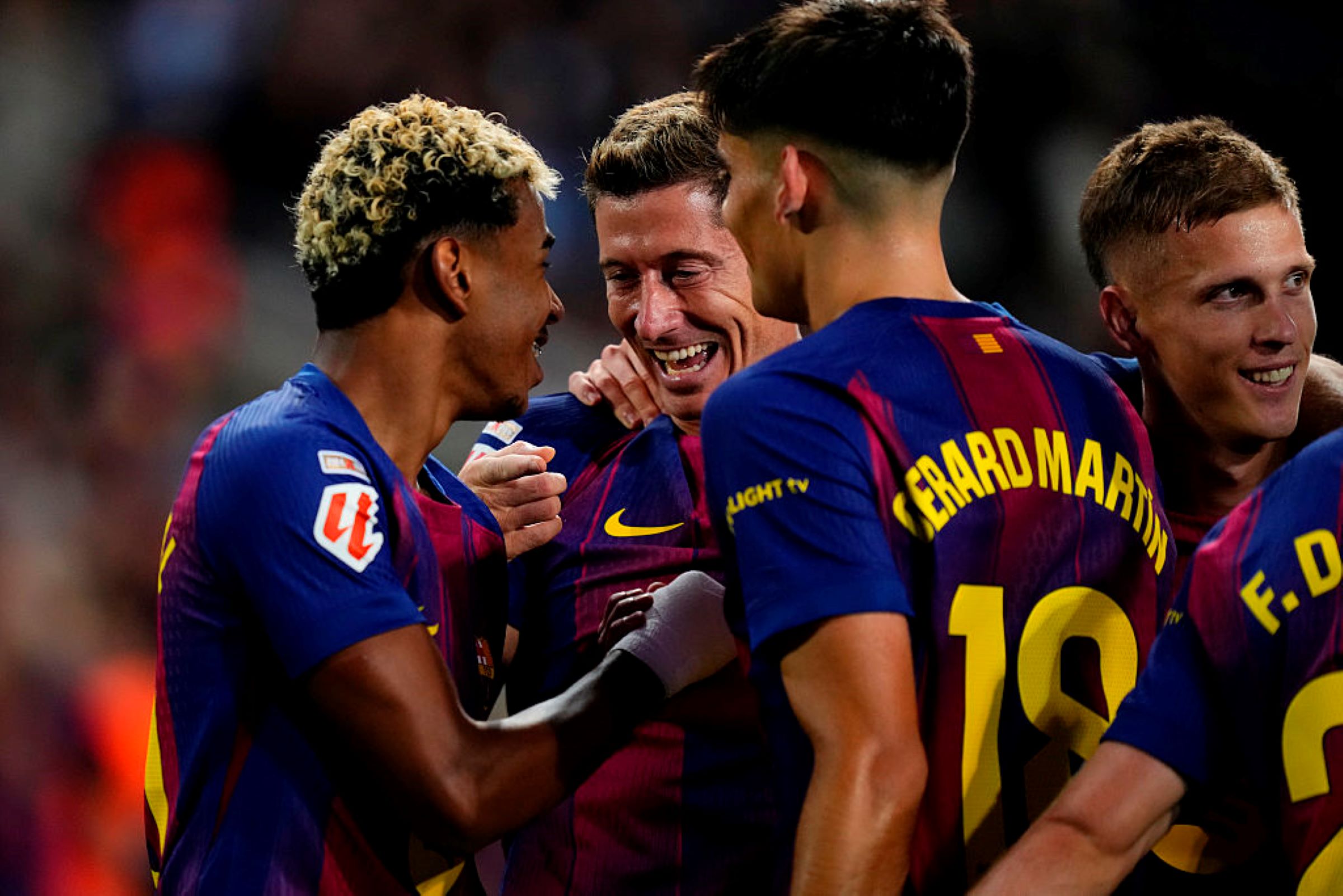 Barcelona vence Real Sociedad e assume a liderança do Espanhol