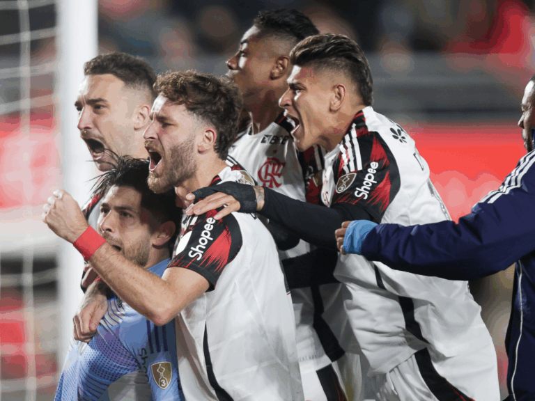 de-cavadinha-perdida-a-virada:-flamengo-supera-o-corinthians-e-dispara-no-brasileirao