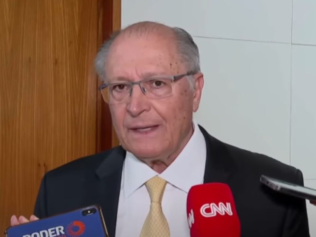 alckmin-diz-que-governo-esta-“otimista”-para-conversa-entre-lula-e-trump