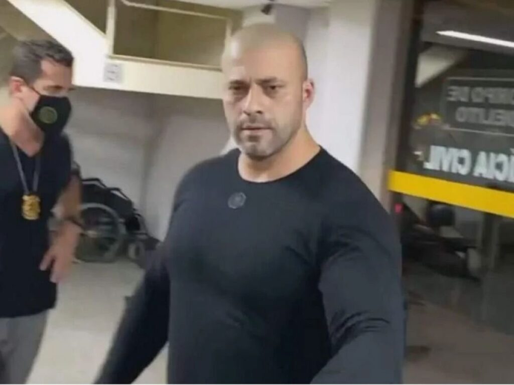 moraes-autoriza-ex-deputado-daniel-silveira-a-passar-para-o-regime-aberto