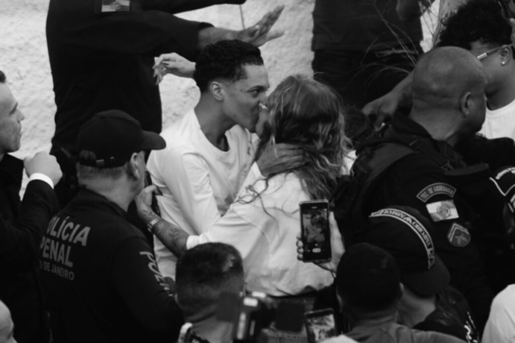 oruam-mostra-reencontro-com-a-noiva-apos-sair-da-prisao