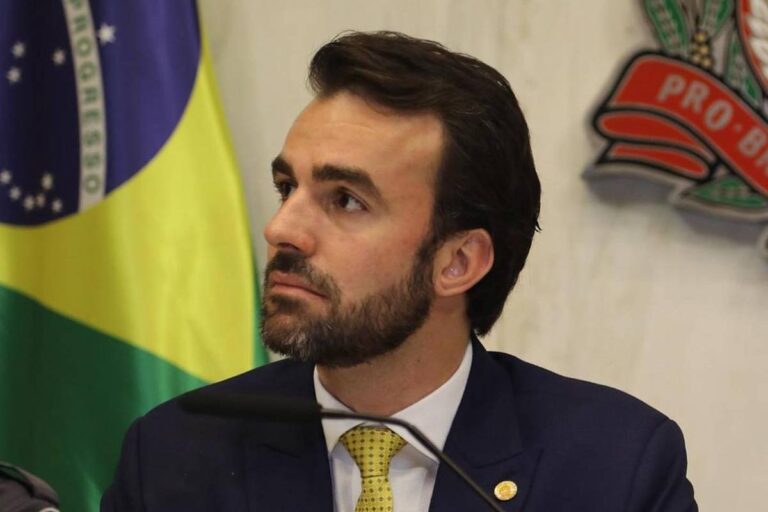 policia-indicia-deputado-lucas-bove-por-ameaca-e-violencia-psicologica