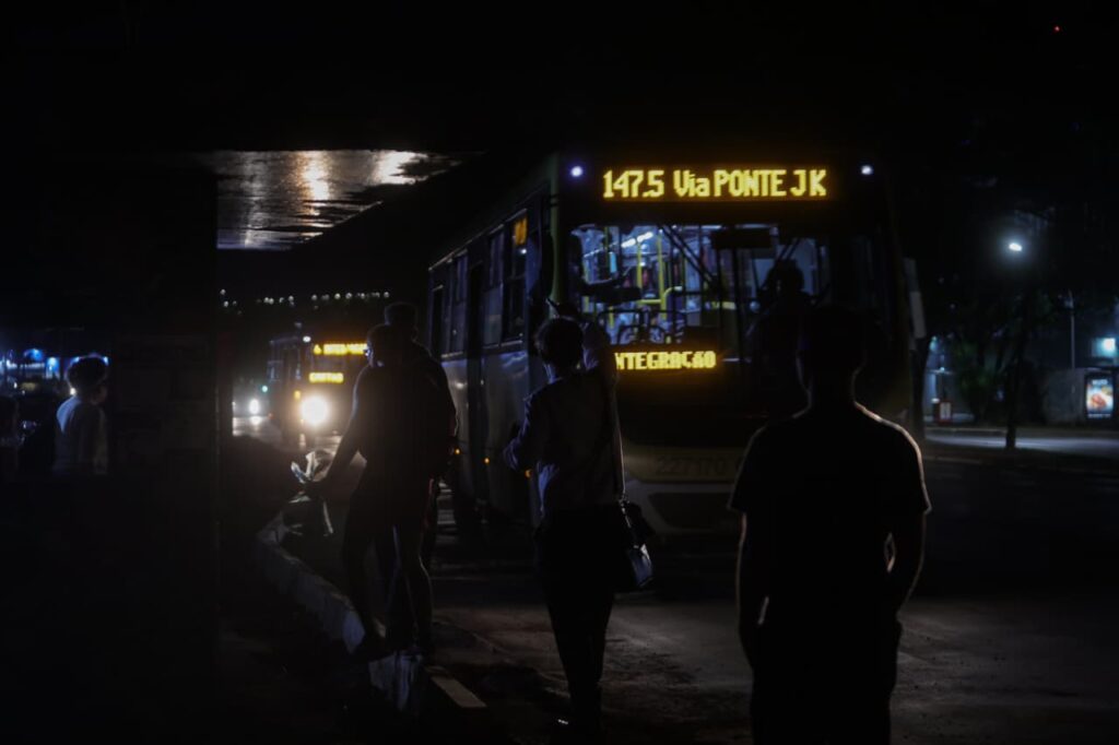 ceb-alega-que-roubos-de-cabos-causam-quedas-de-energia-no-df