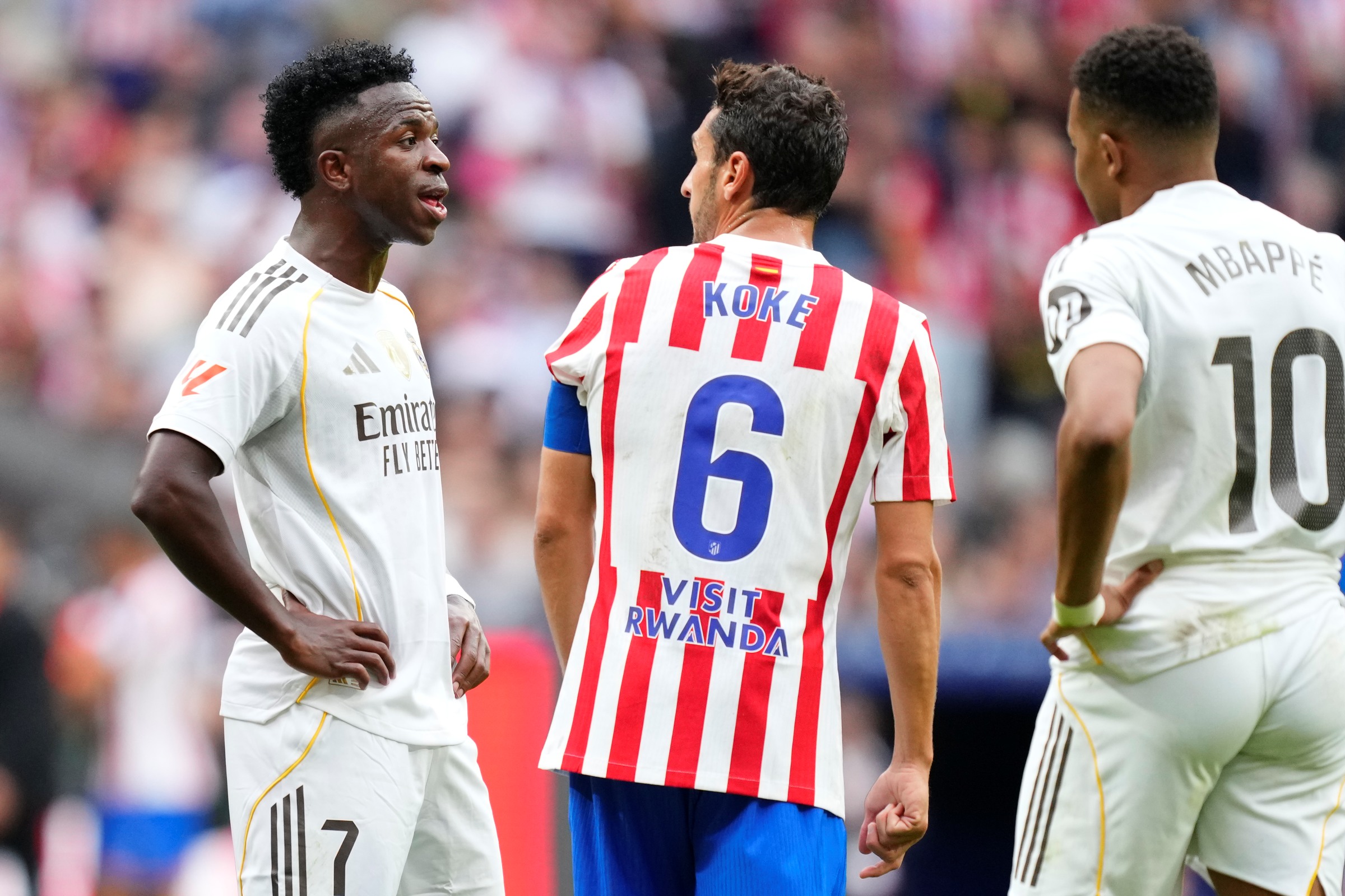 Vini Jr. e Koke discutem em clássico: “Mbappé é melhor que você”