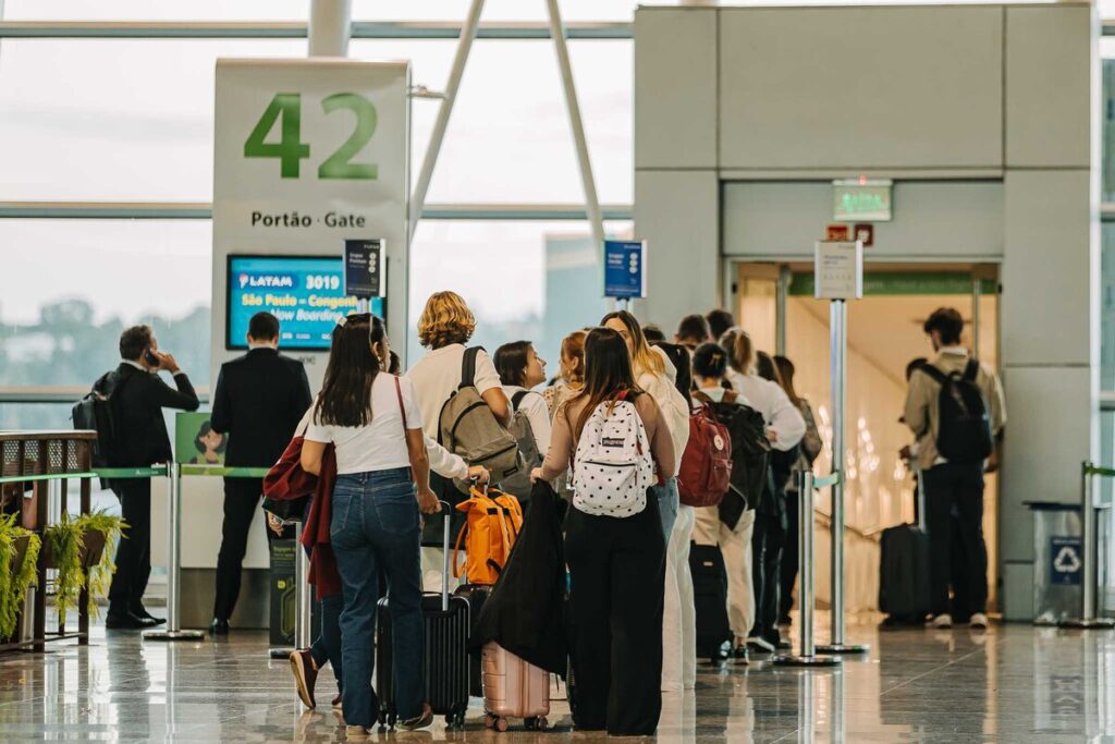 voos-sao-cancelados-no-aeroporto-de-brasilia-apos-vazamento-no-rj