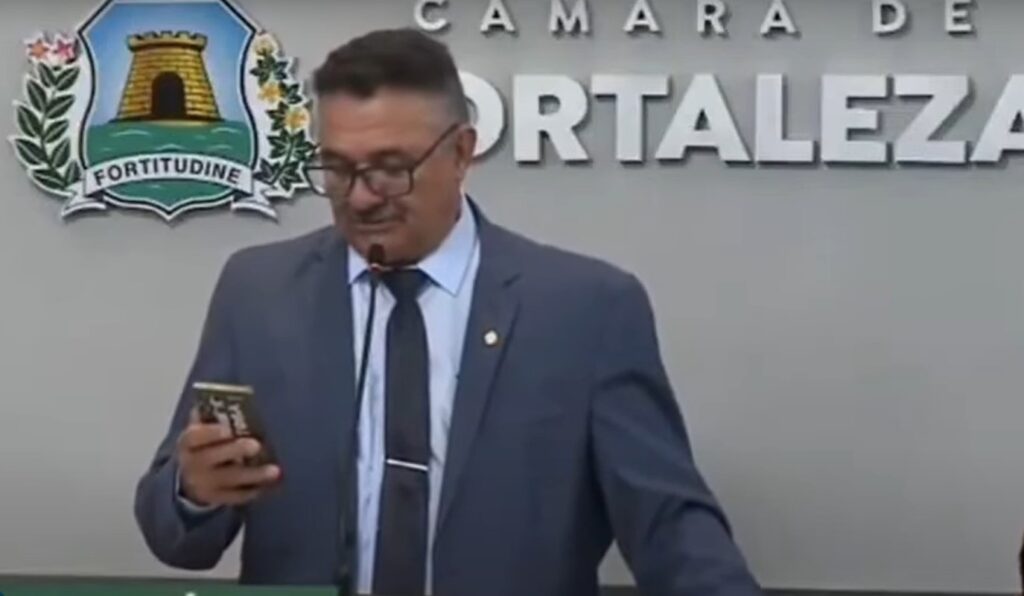 vereador-de-fortaleza-pede-minuto-de-silencio-por-homem-que-nao-morreu