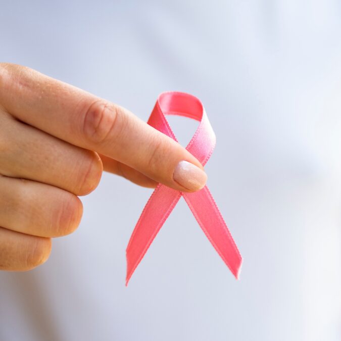 O que é o “Outubro Rosa”? Entenda as origens do mês de conscientização do câncer de mama
