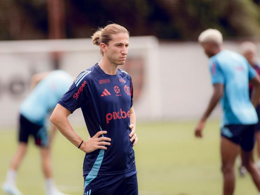 “Continuar fazendo história”: Filipe Luís indica permanência no comando do Flamengo