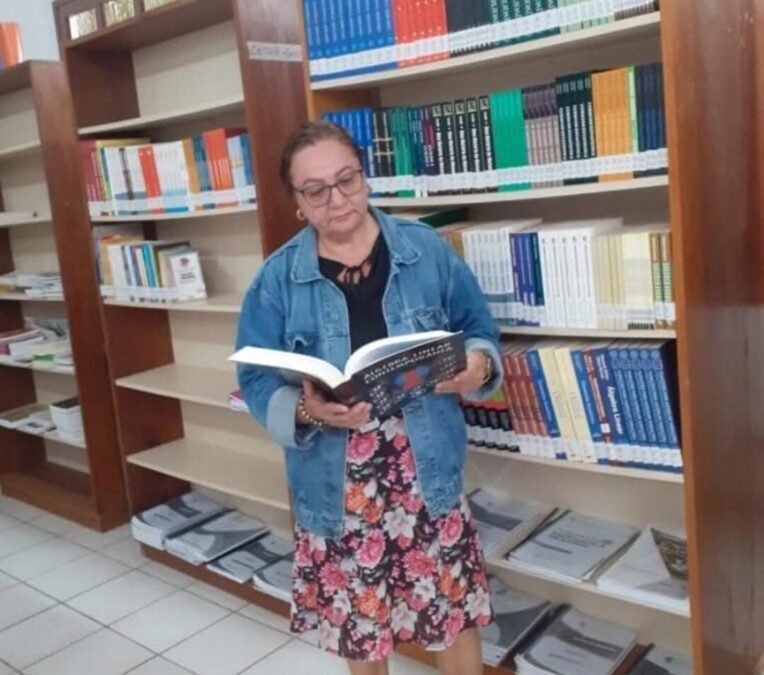 Professora Dorinha encerra ciclo de mais de 35 anos dedicados à Educação em Sena Madureira