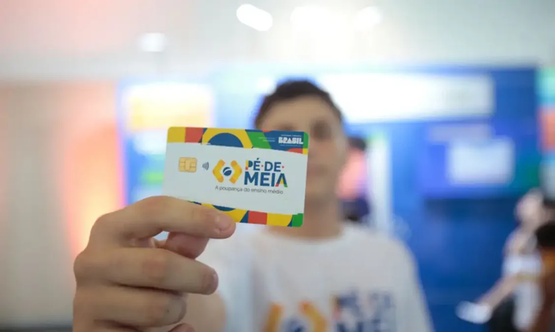 Pé-de-Meia: começa hoje o pagamento da 7ª parcela de R$ 200 para estudantes do ensino médio