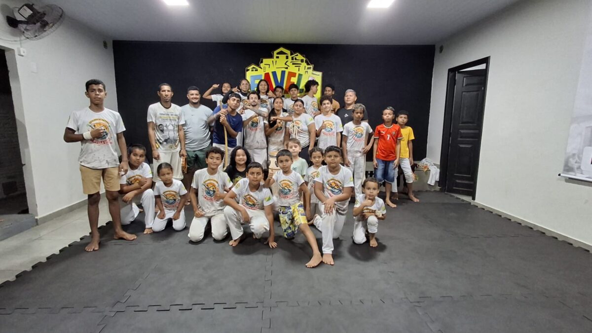 “A Cultura Salva Vidas”: Projeto de capoeira transforma crianças e encerra ciclo em Sena Madureira