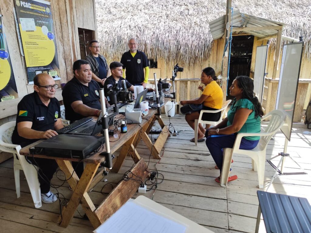 Durante a ação, indígenas da Aldeia Mulateiro receberam atendimentos essenciais que possibilitarão a emissão da nova identidade. Foto: cedida