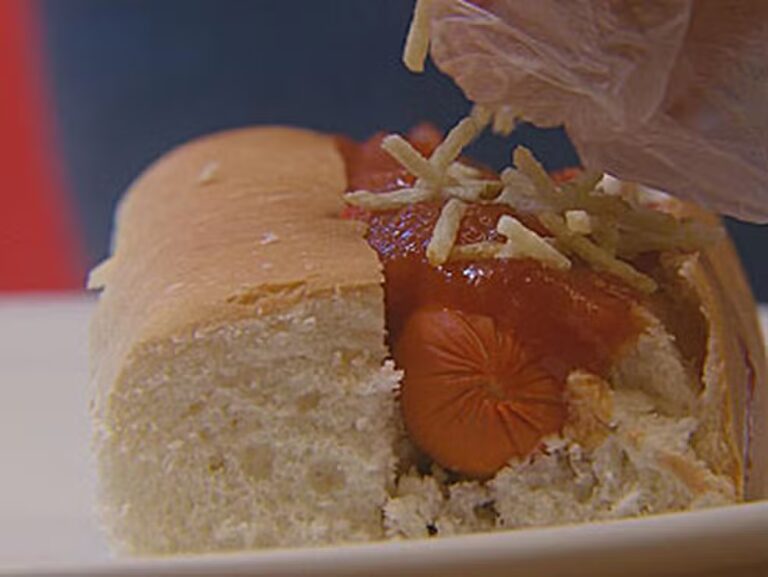 Irmãs passaram mal ao comer cachorro-quente em casa — Foto: Reprodução/TV Globo/arquivo