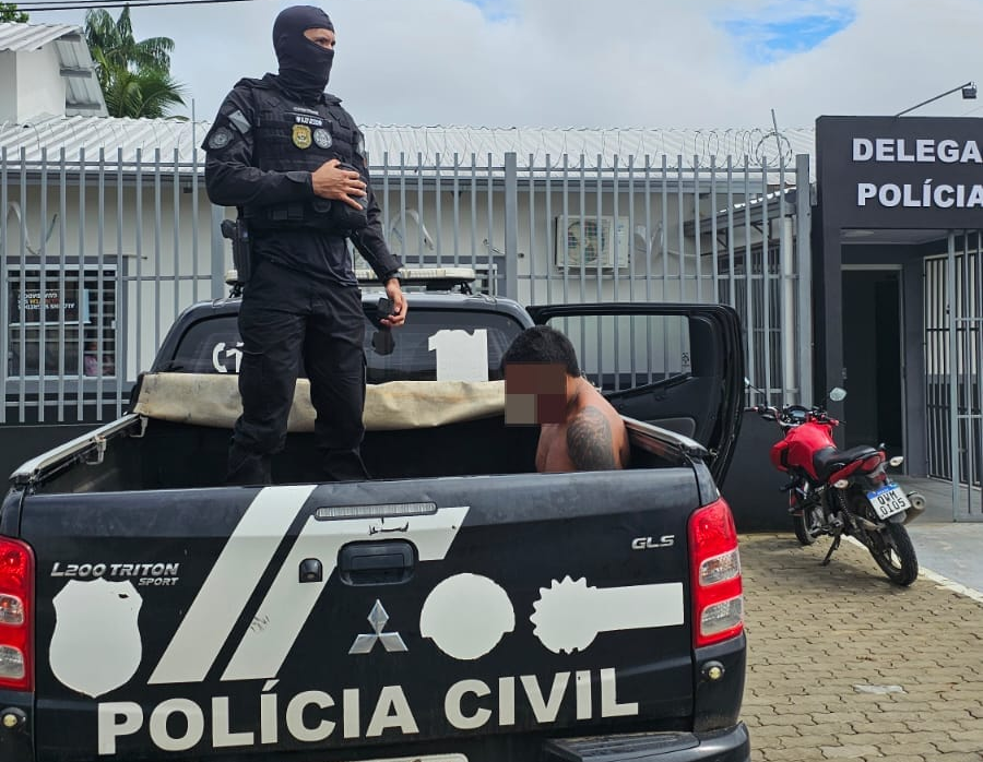 Homem condenado a 12 anos de prisão tentou fugir e usar nome falso, mas foi contido pela equipe policial. Foto: cedida