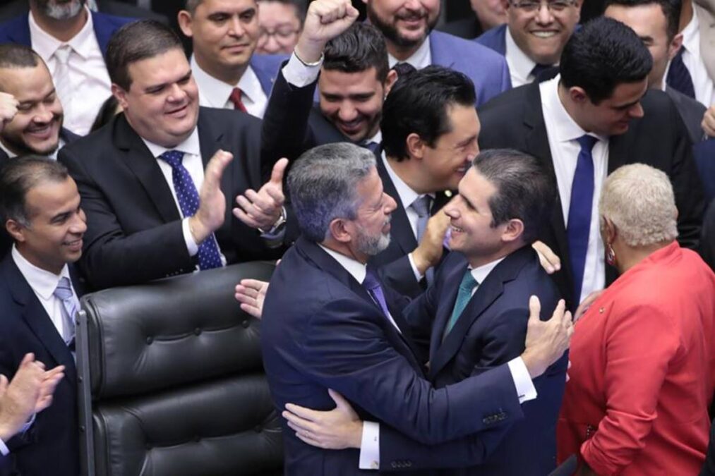 Em aceno ao governo, Câmara vota isenção do IR nesta quarta-feira